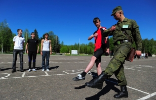 Госдума рассмотрела законопроект об отсрочке студентов от армии
