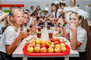 Организация питания в школьных столовых: равнение – на Кубань!